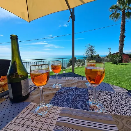 Casa Ulivi E Mare Вилла
